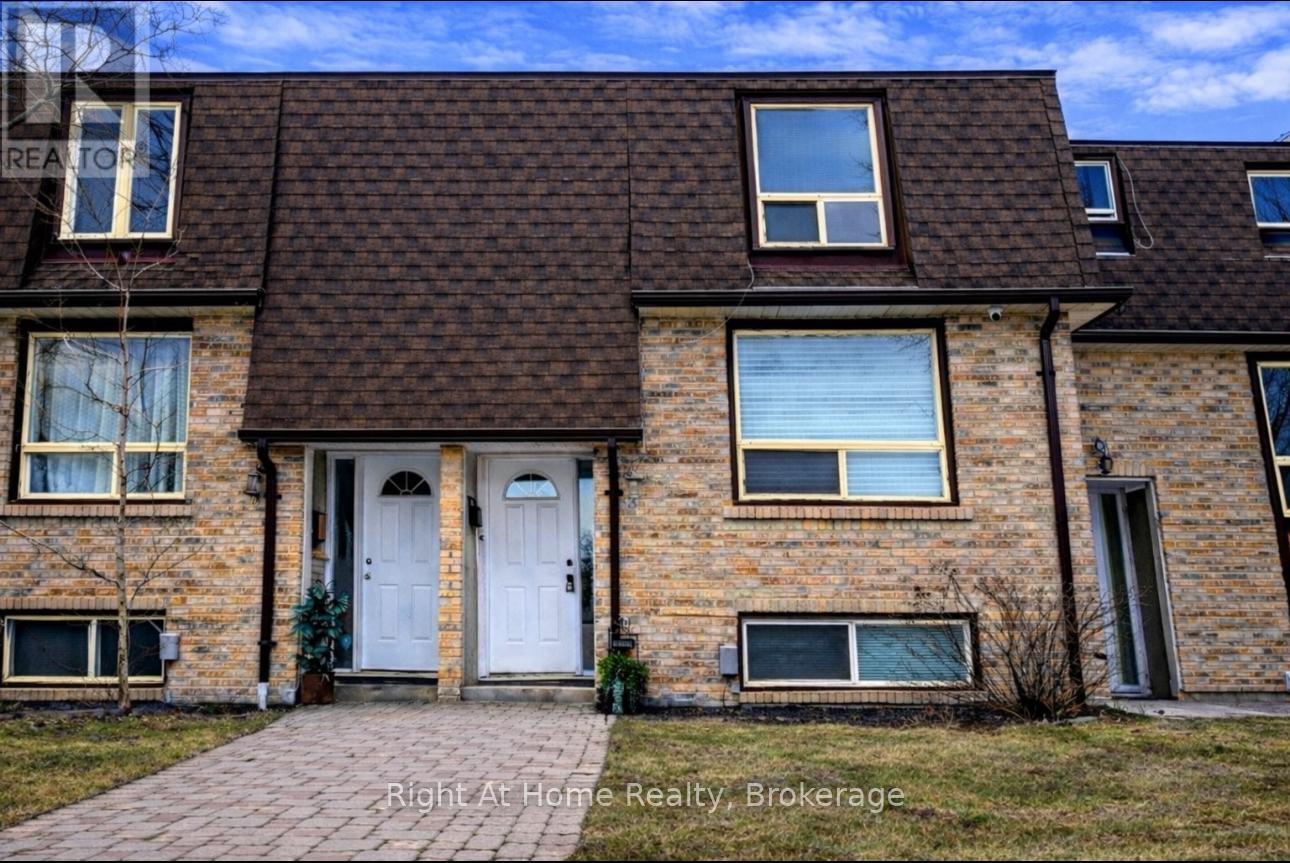 3 - 1400 MARY STREET N