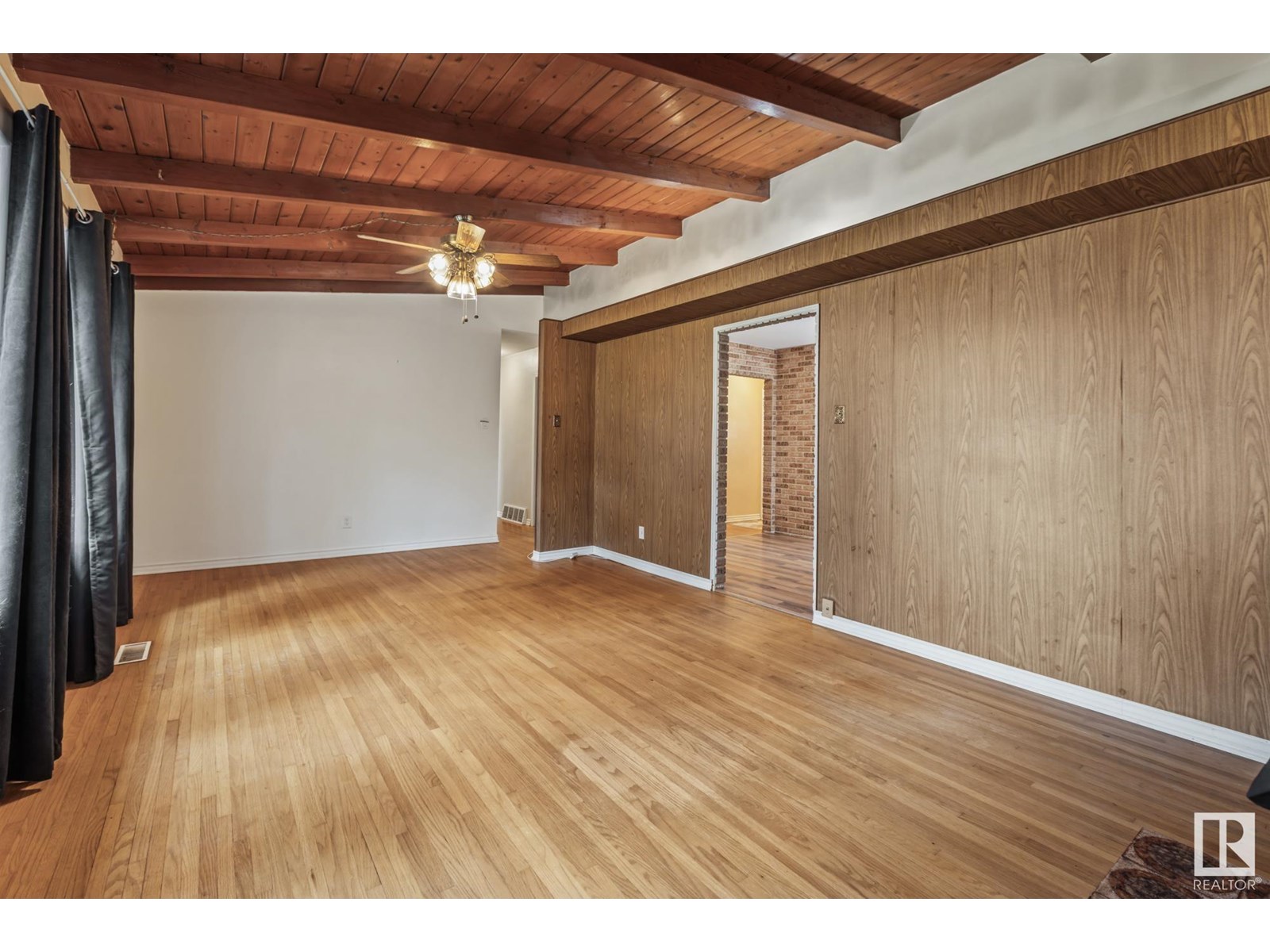 5211 101A AV NW
