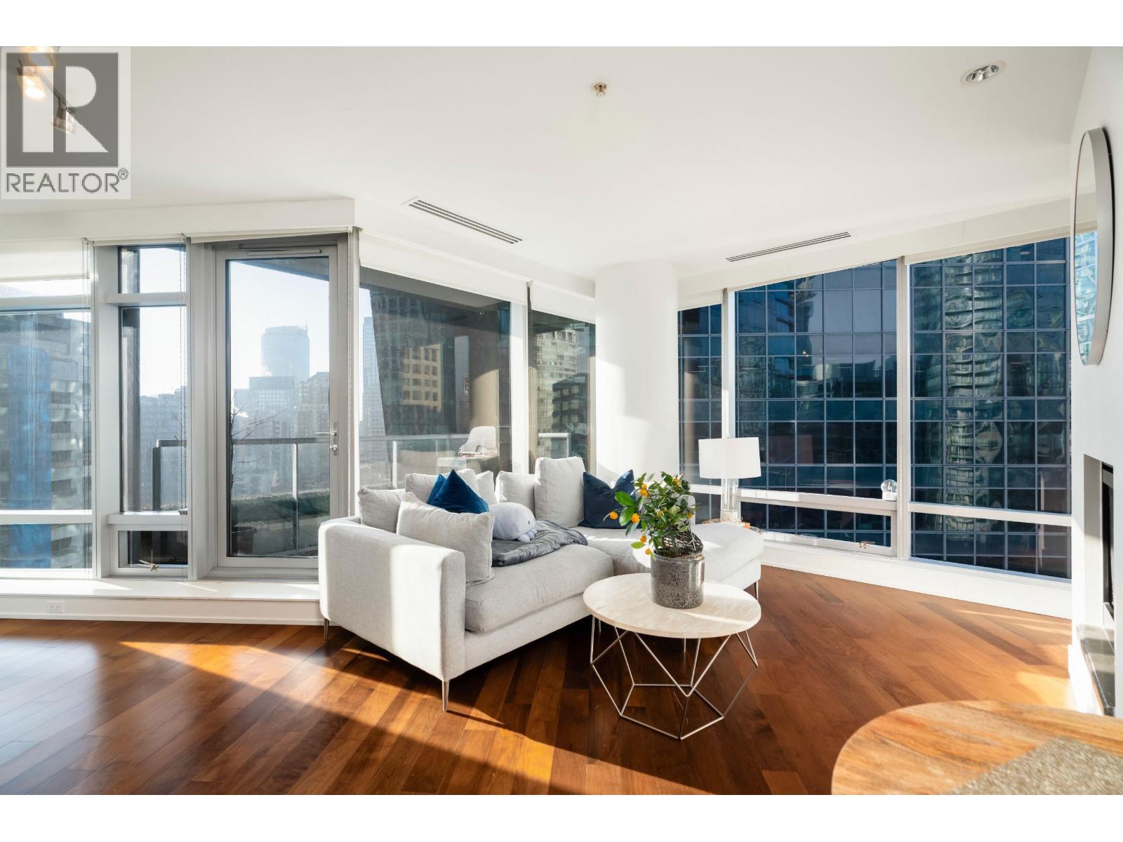 1808 1111 ALBERNI STREET