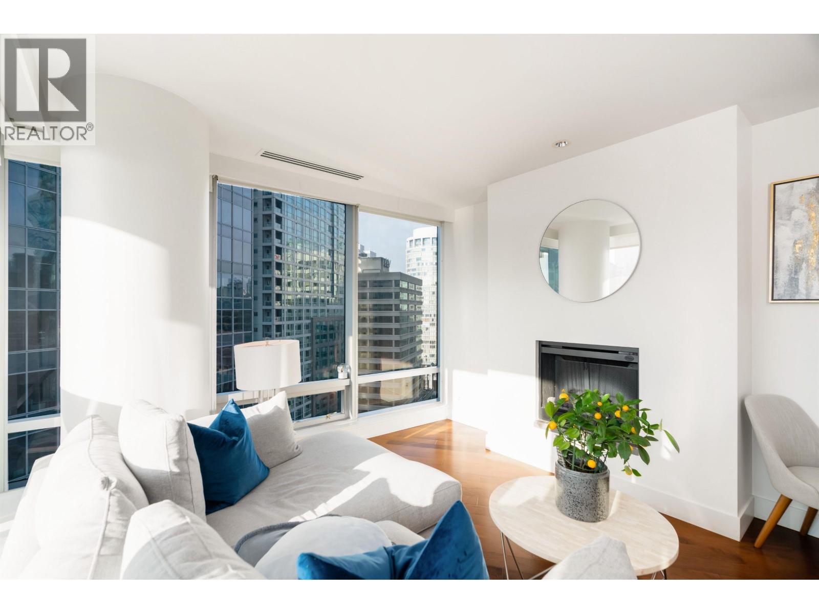 1808 1111 ALBERNI STREET