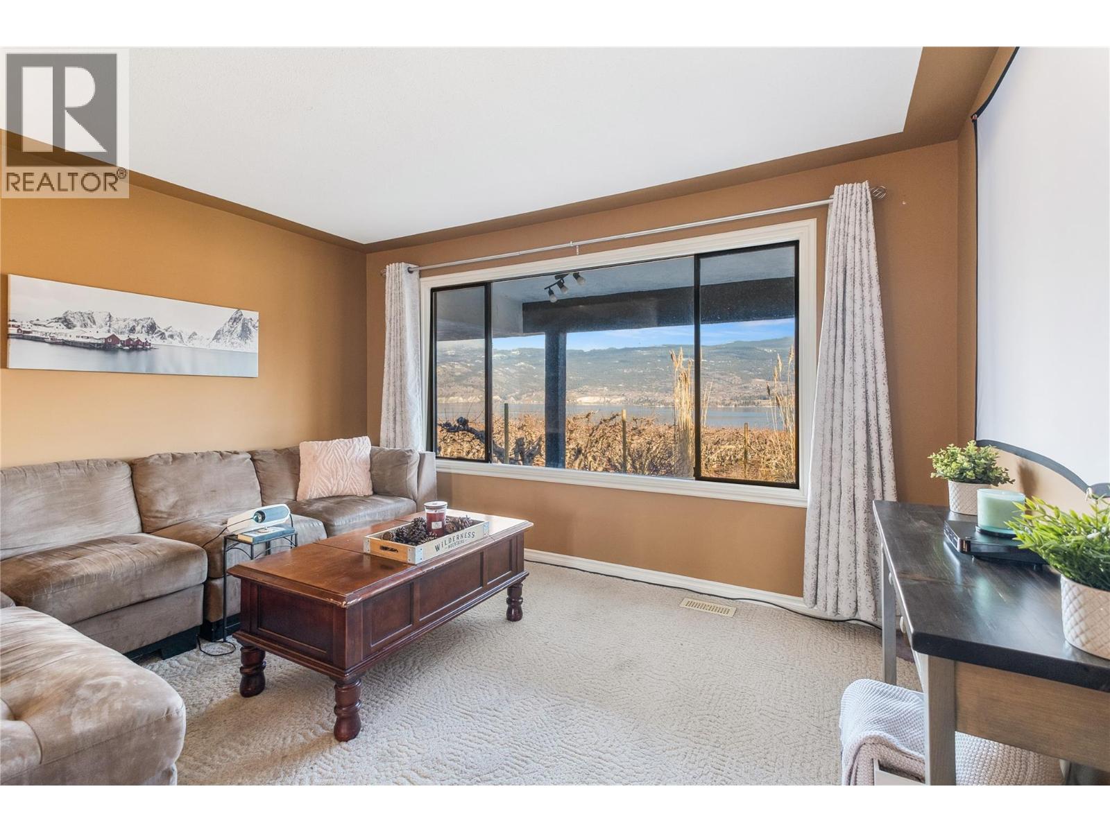 8211 Front Bench Road