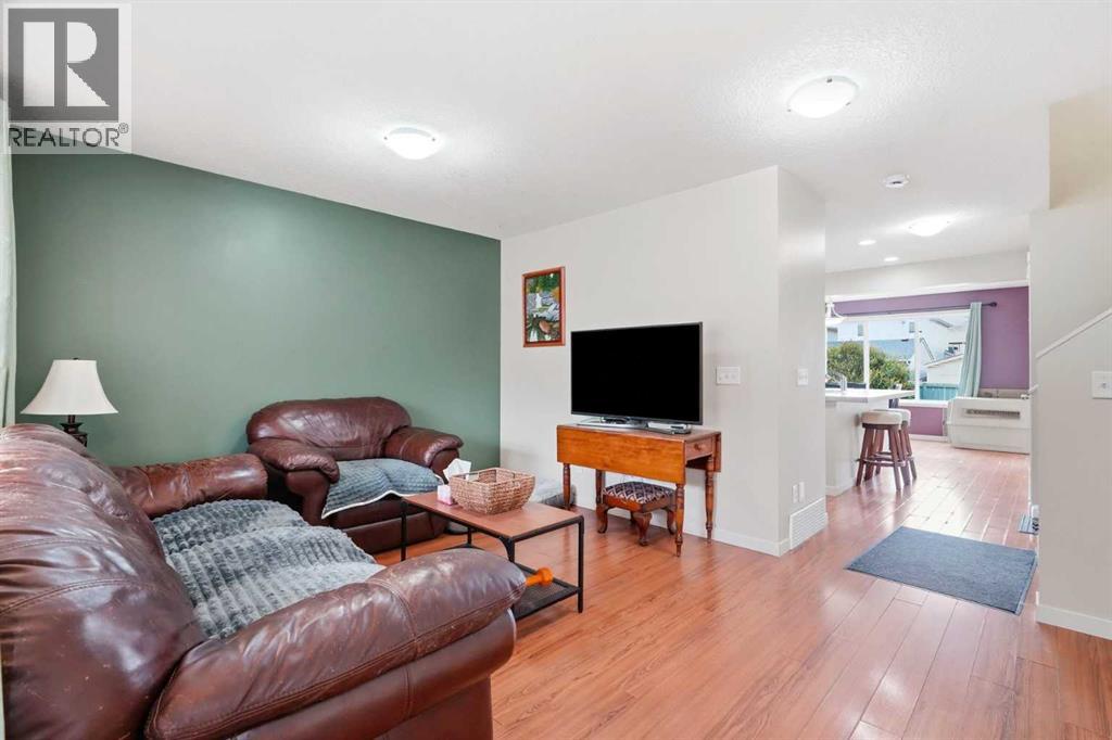 26 Copperpond Place SE