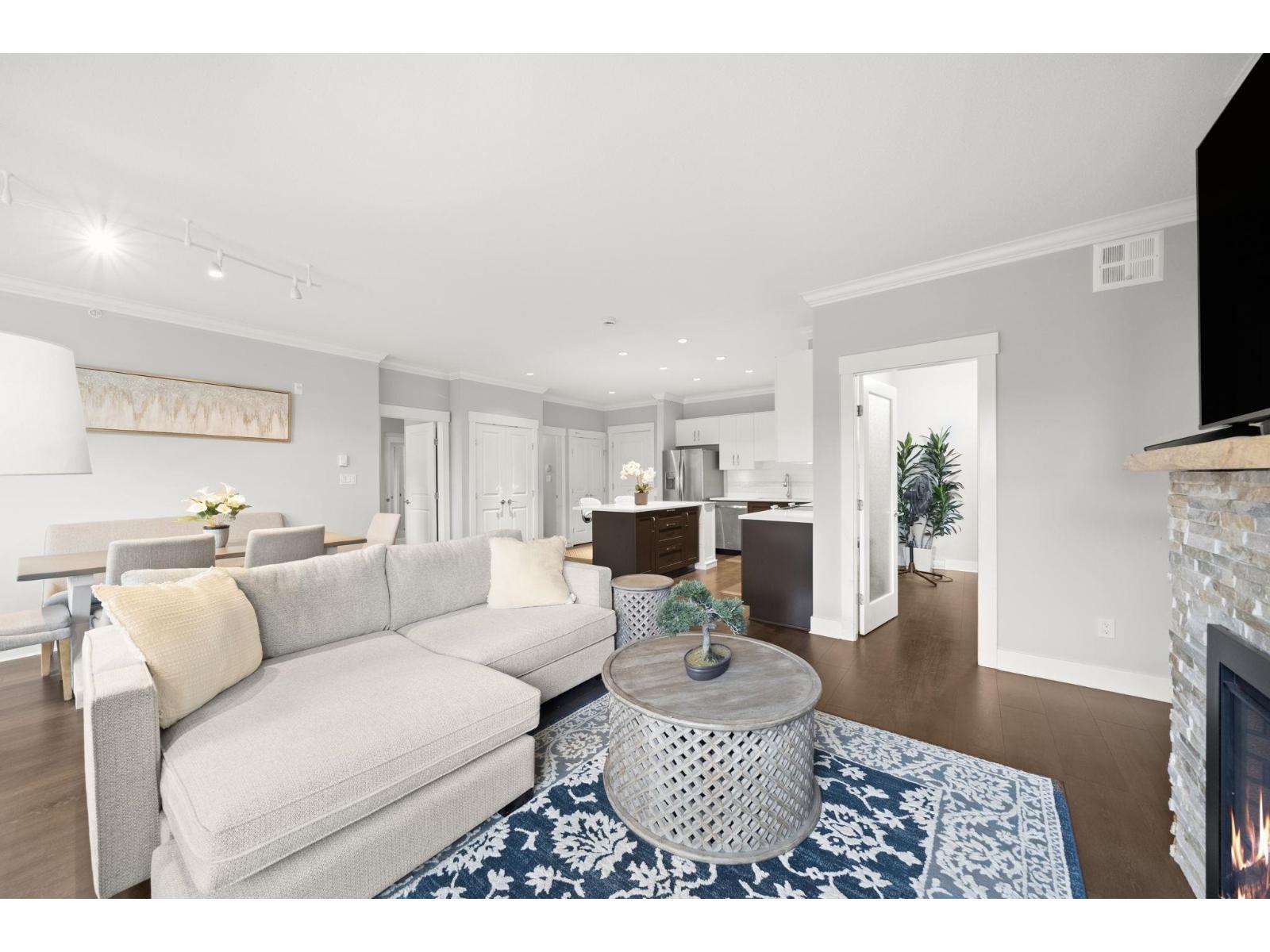 419 20728 WILLOUGHBY TOWN CENTRE DRIVE