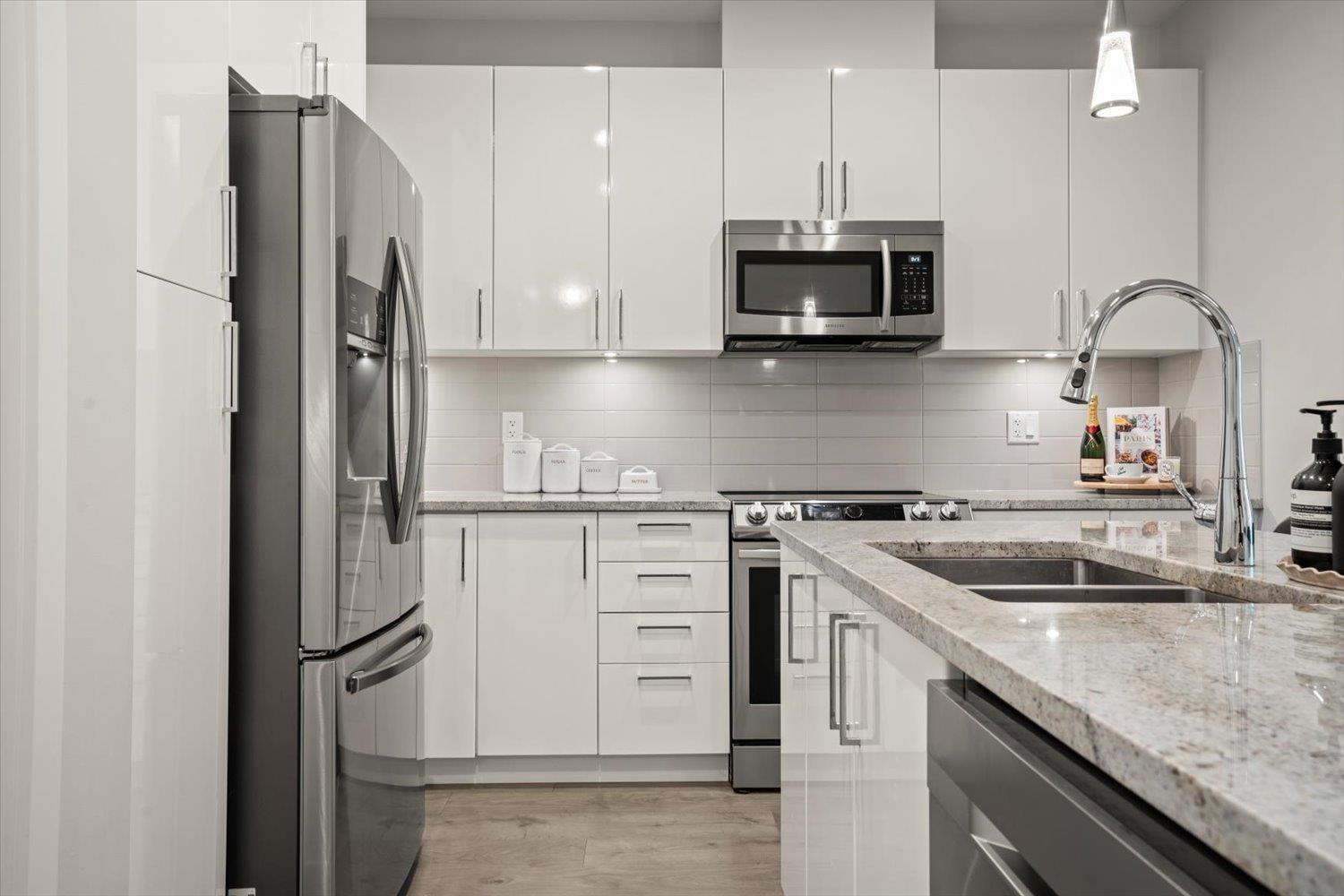 309 45562 AIRPORT ROAD|Chilliwack Proper South