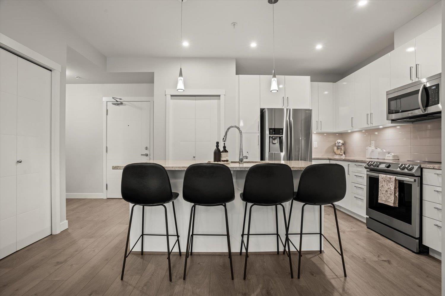 309 45562 AIRPORT ROAD|Chilliwack Proper South