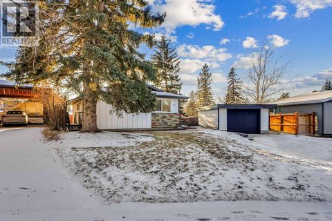77 Ferncliff Crescent SE Calgary AB T2H0V5