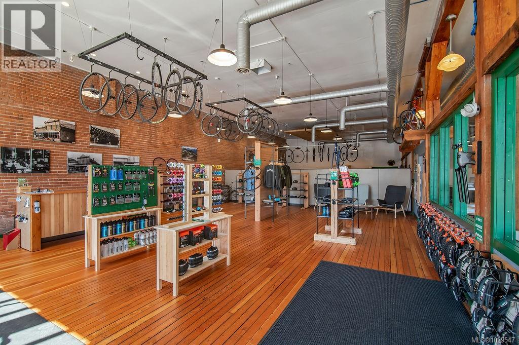 2712 Dunsmuir Ave
