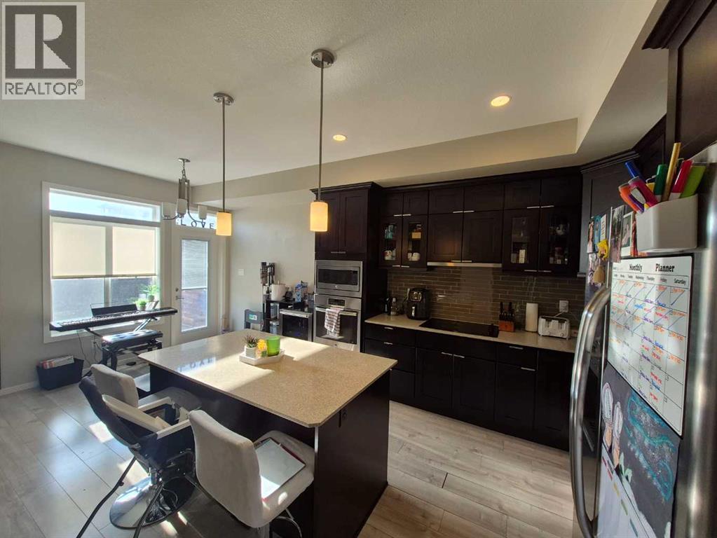 5, 438 Highlands Boulevard W