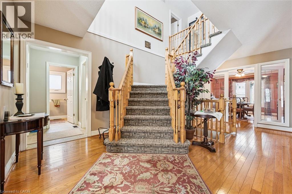 25 LYNNVALLEY Crescent