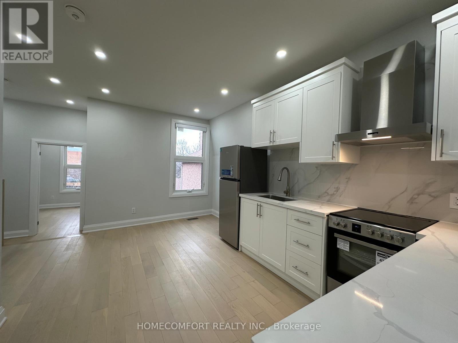 UPPER - 211 OSLER STREET