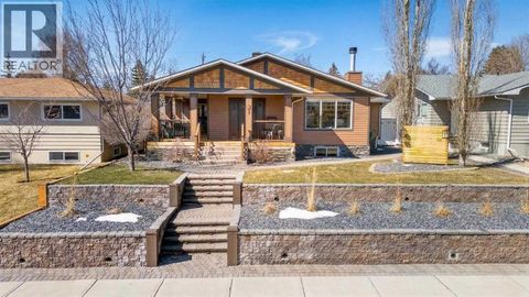 31 Rosetree Road NW Calgary AB T2K1M8