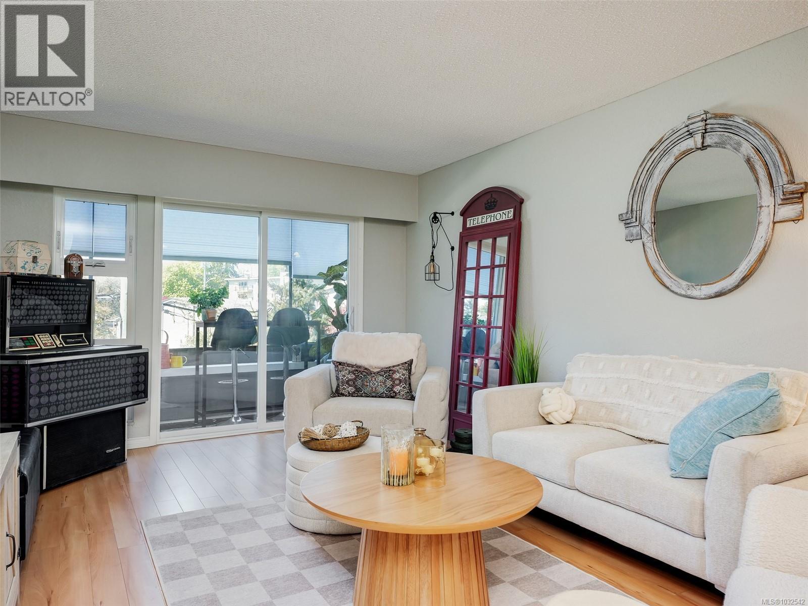 304 1537 Morrison St