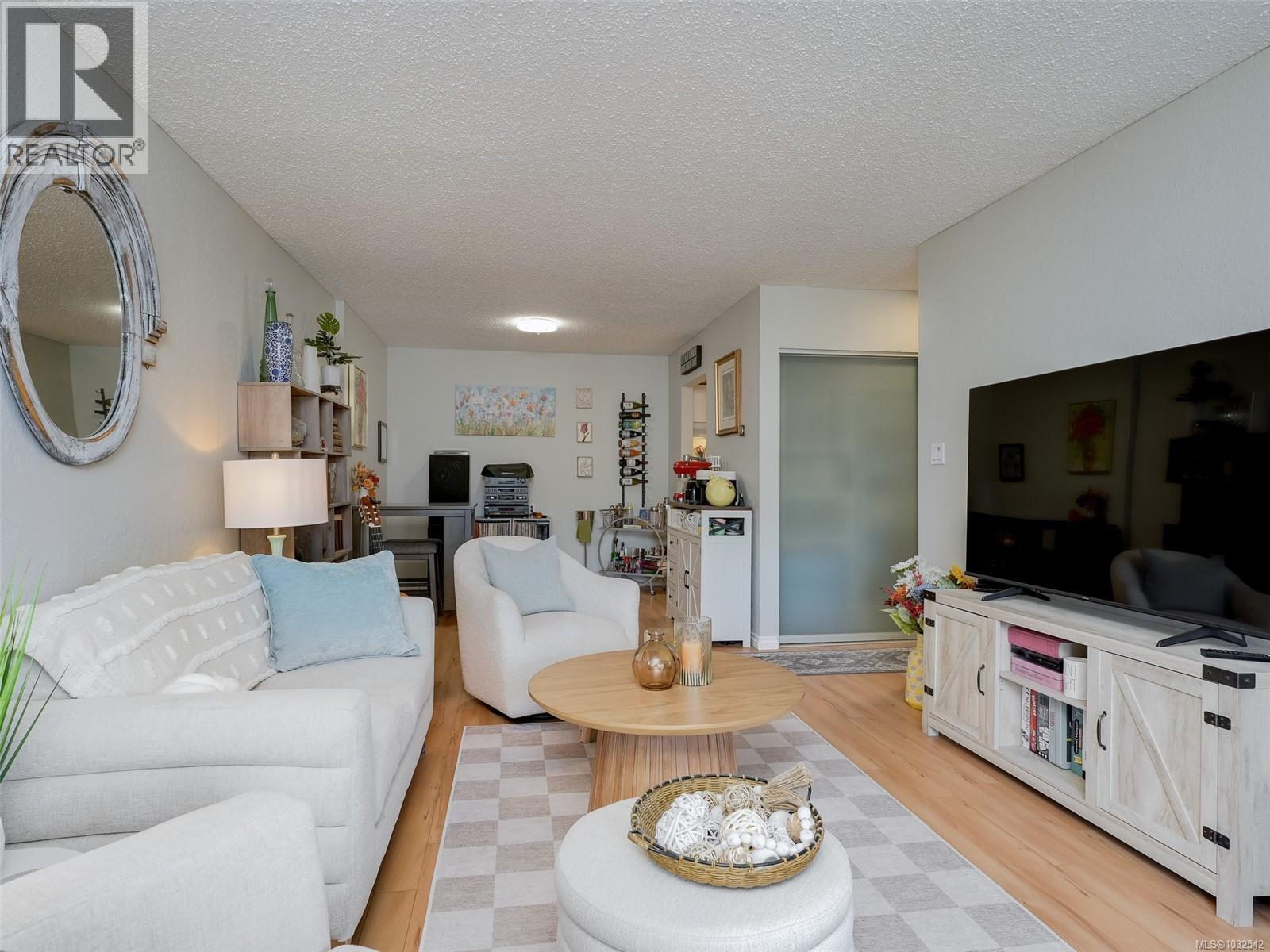 304 1537 Morrison St