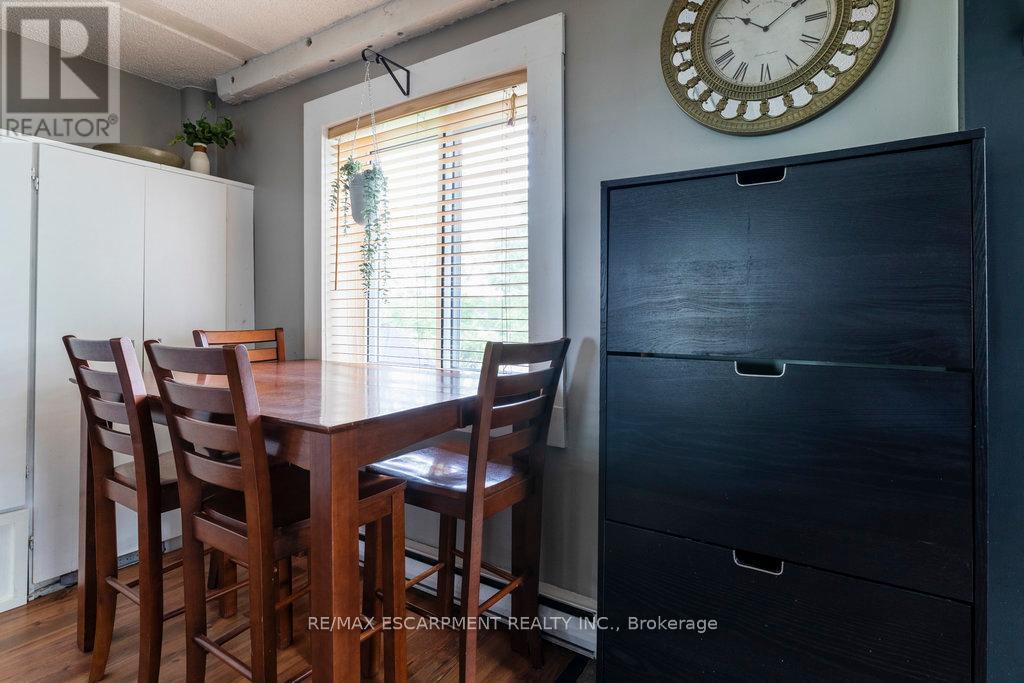 169 FORFAR STREET W