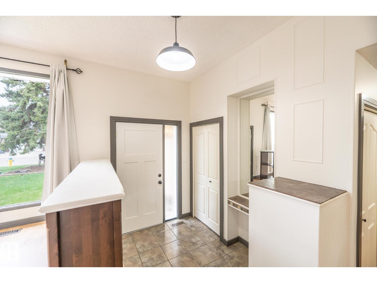8111 187 ST NW