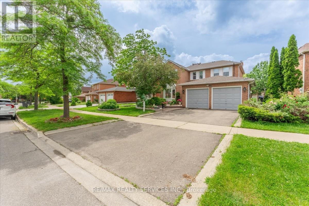 16 MAJOR WILLIAM SHARPE DRIVE E