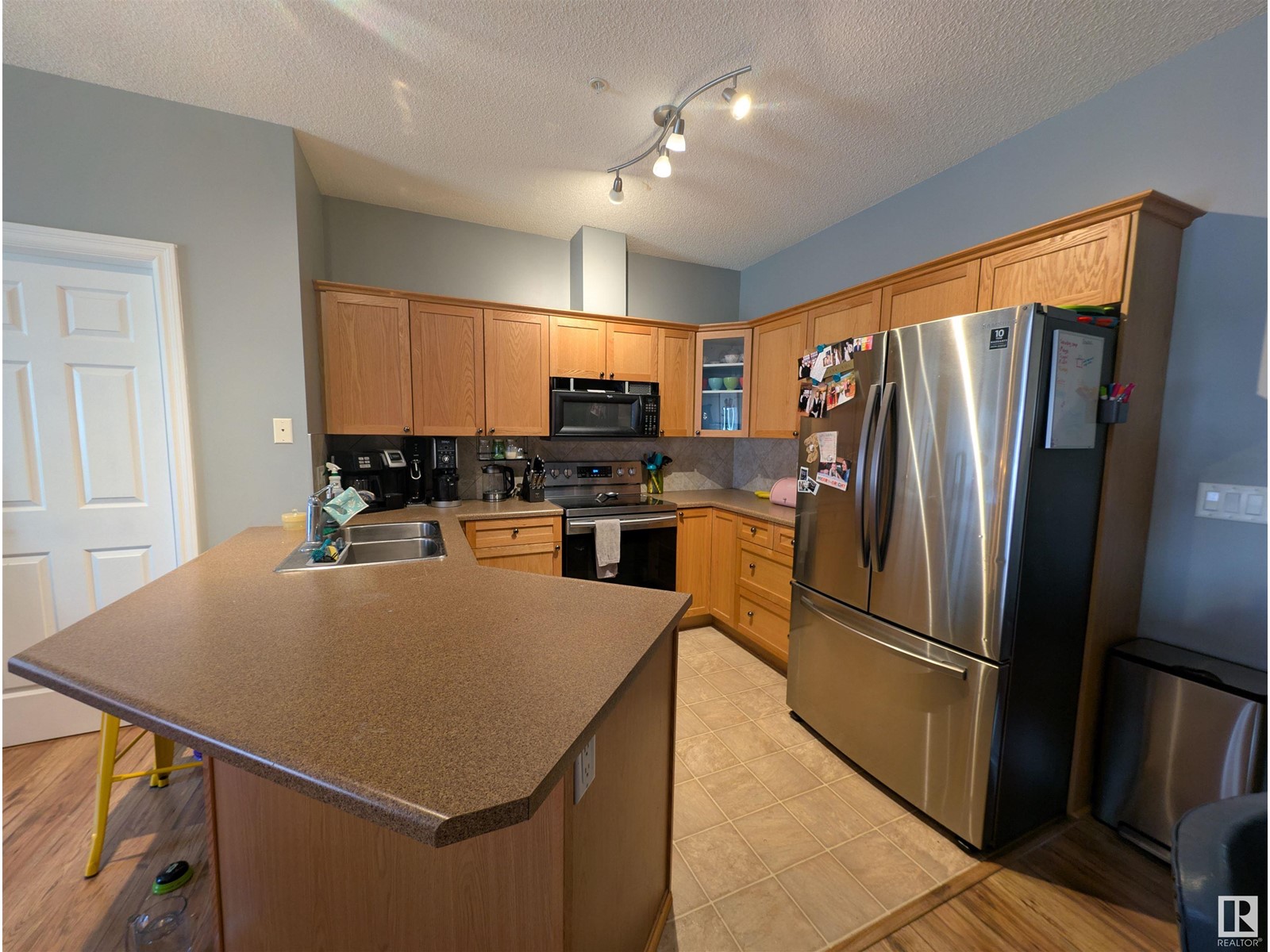 #208 226 Macewan RD SW