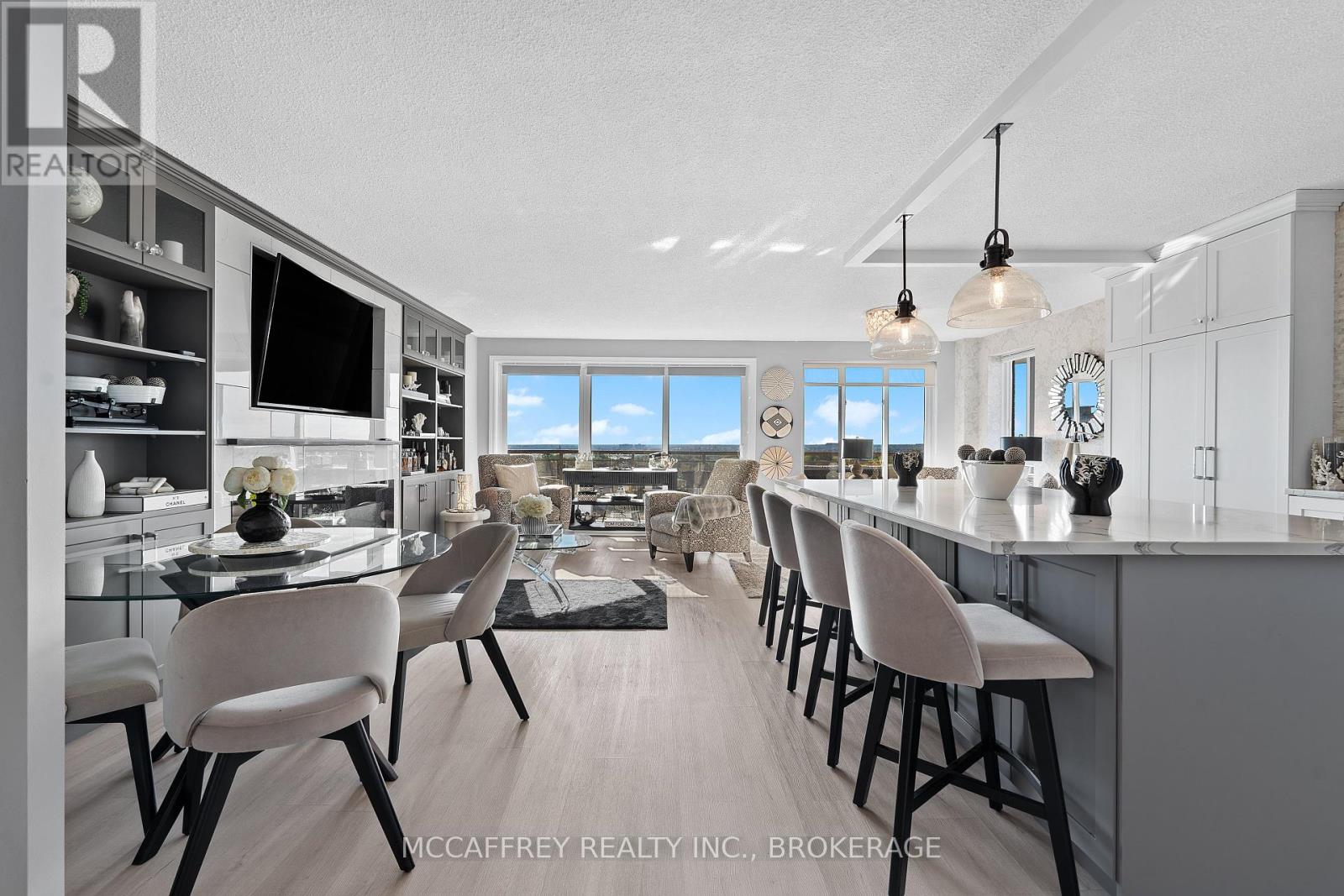 1105 - 257 BATH ROAD