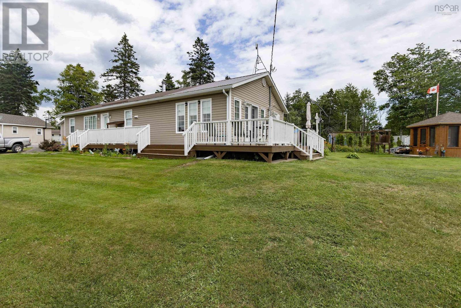 28 Jackson Point Road