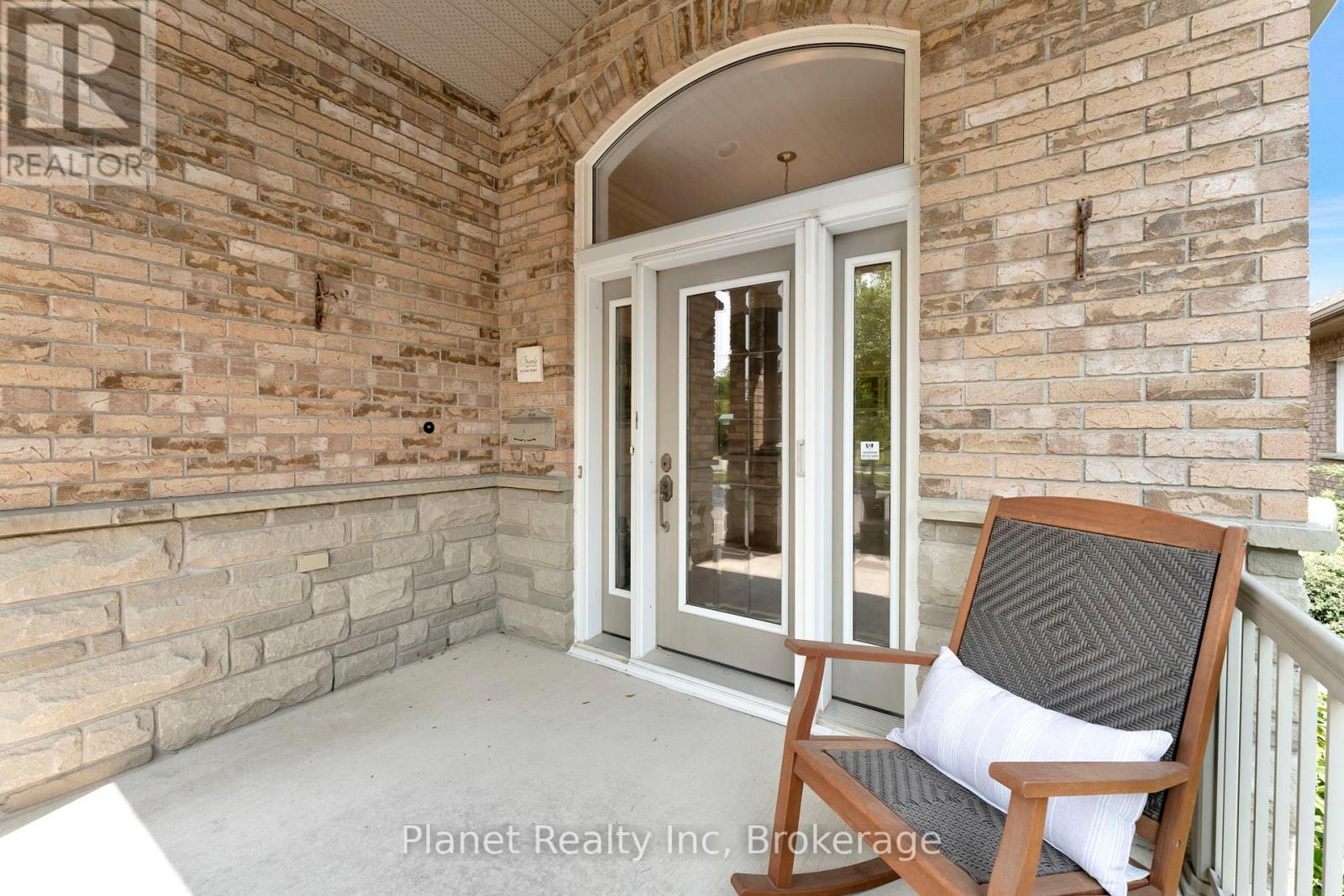 18 BEECHLAWN BOULEVARD