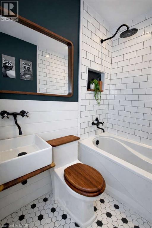 49 QUEEN Street Unit# 1004