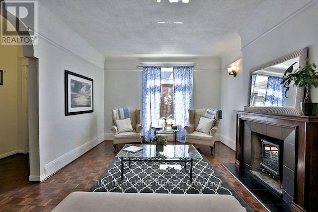 34 MACPHERSON AVENUE