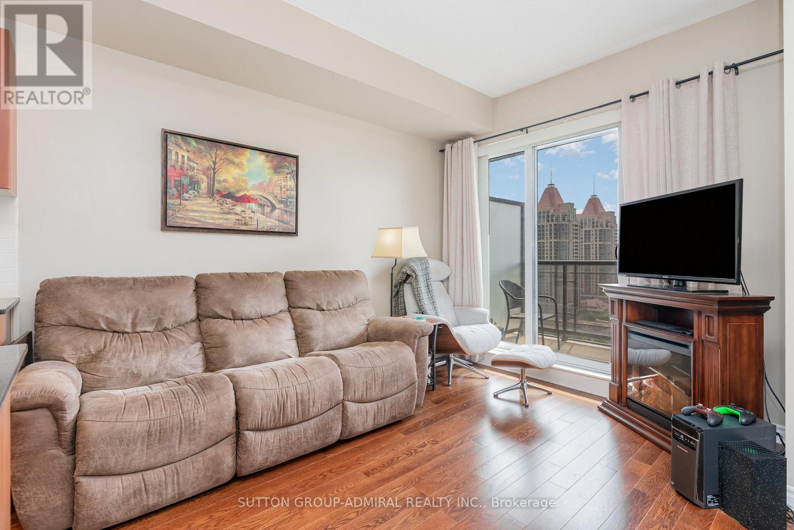 1707 - 385 PRINCE OF WALES DRIVE