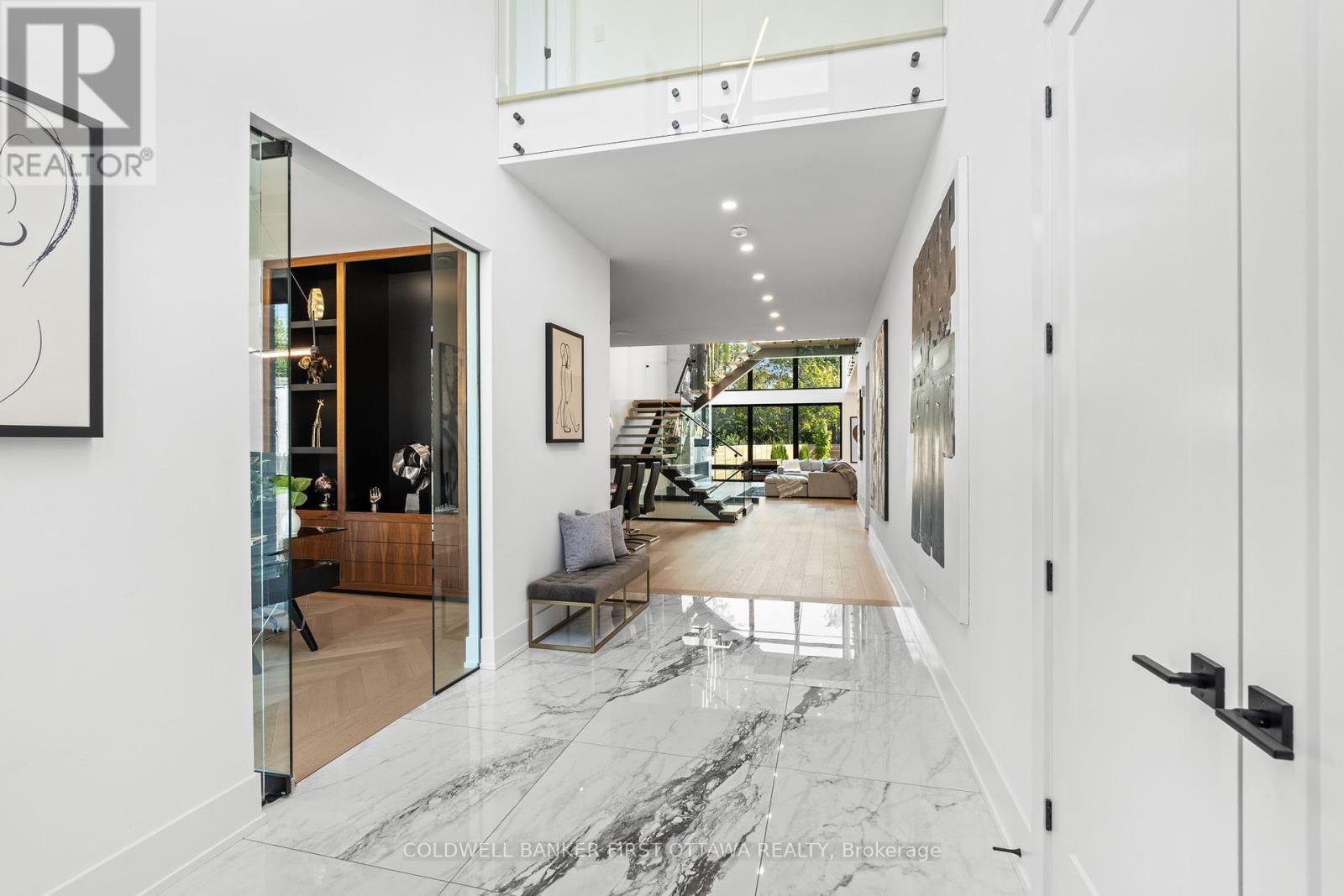 1124 NORMANDY CRESCENT