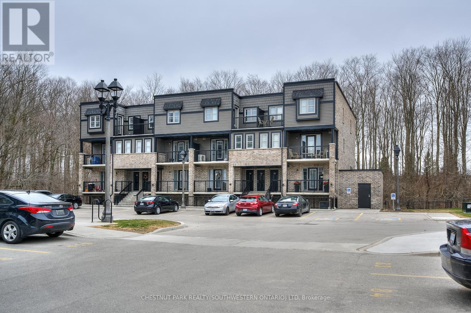 30F - 1989 OTTAWA STREET S