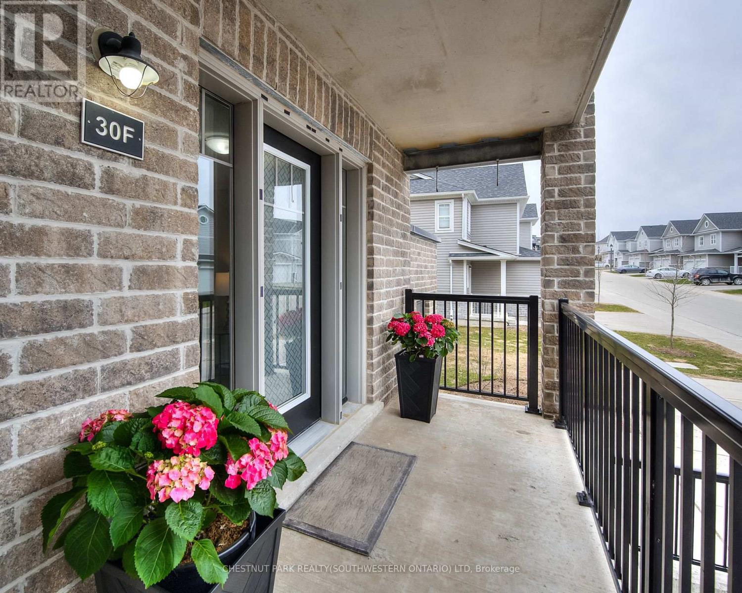 30F - 1989 OTTAWA STREET S