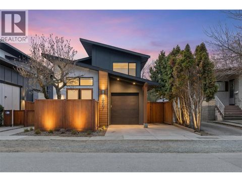 827 Saucier Avenue Kelowna BC V1Y6A4