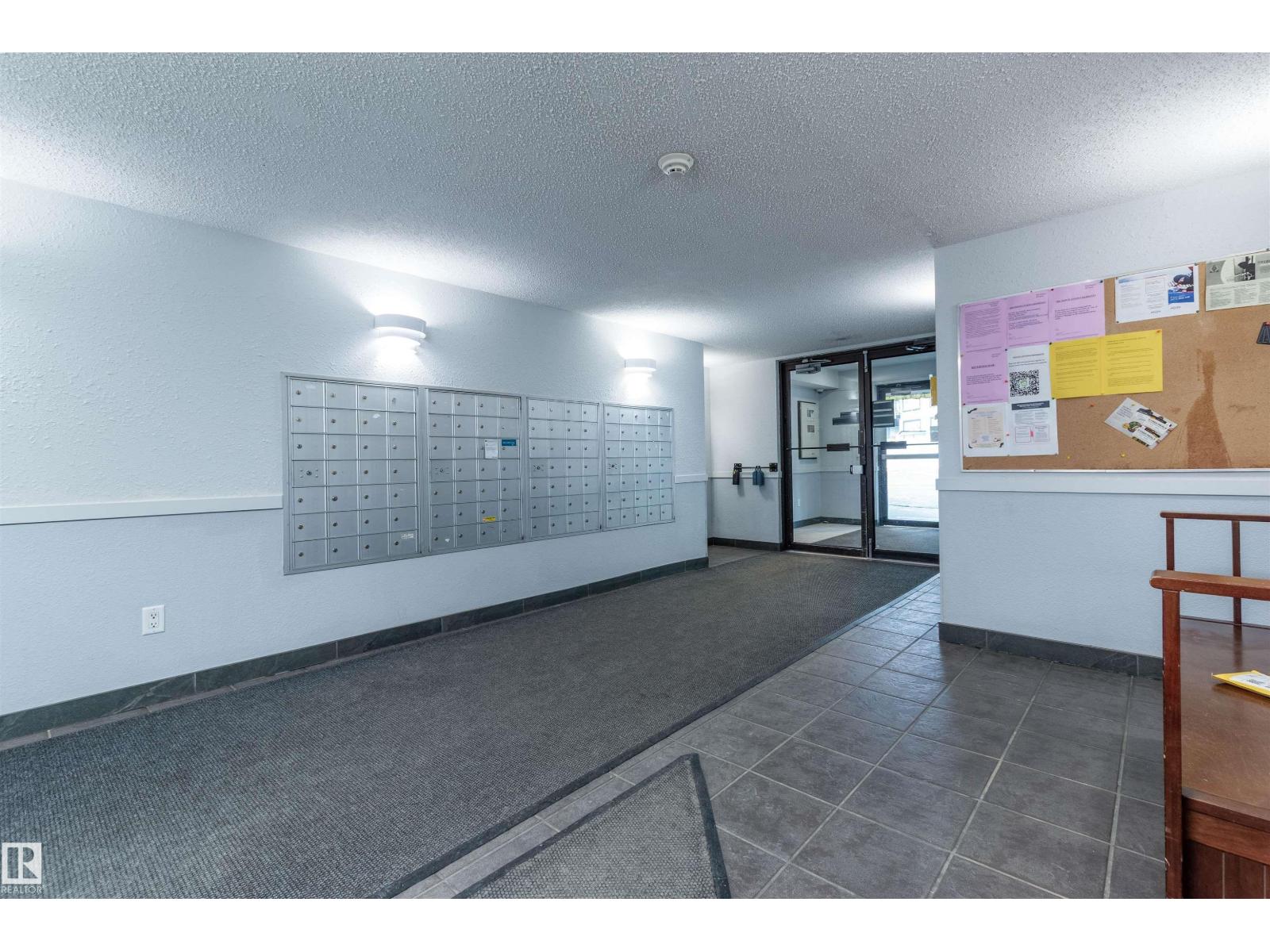 #458 10520 120 ST NW