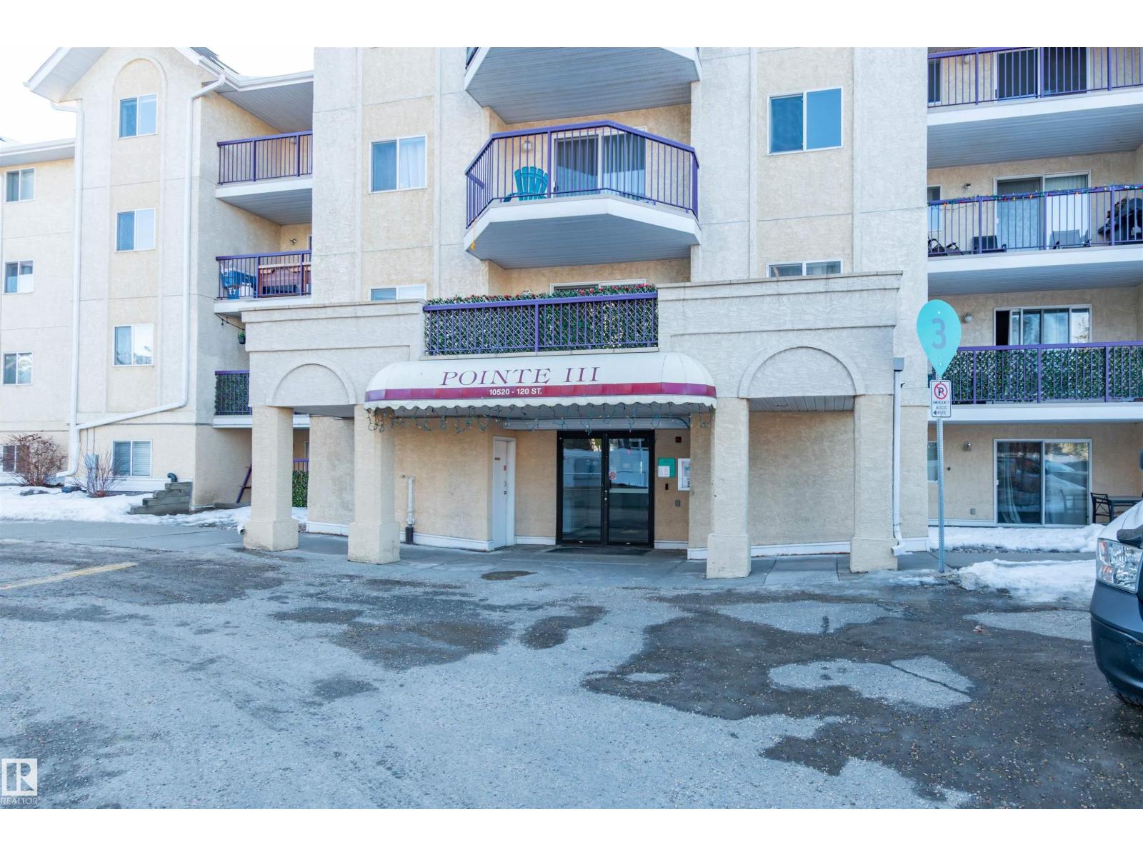 #458 10520 120 ST NW