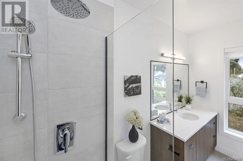 10 2330 Sooke Rd