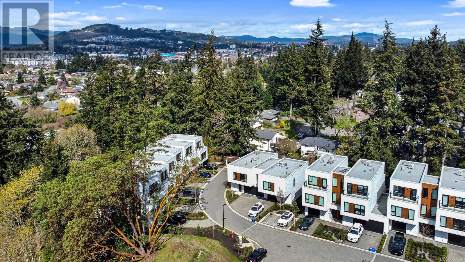 10 2330 Sooke Rd
