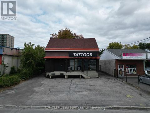 605 CENTER STREET Ottawa ON K1K2N8