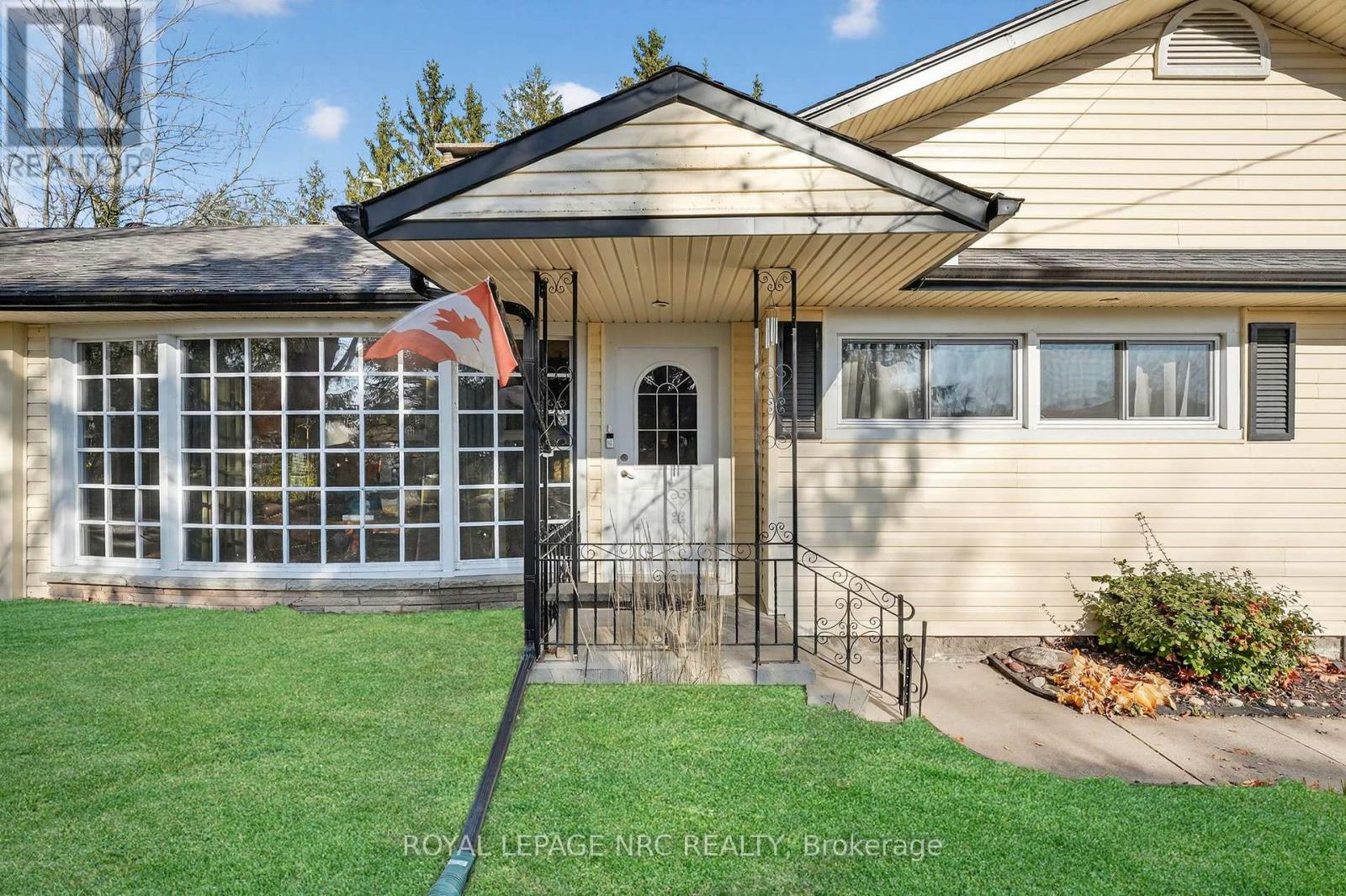 3208 YOUNG AVENUE