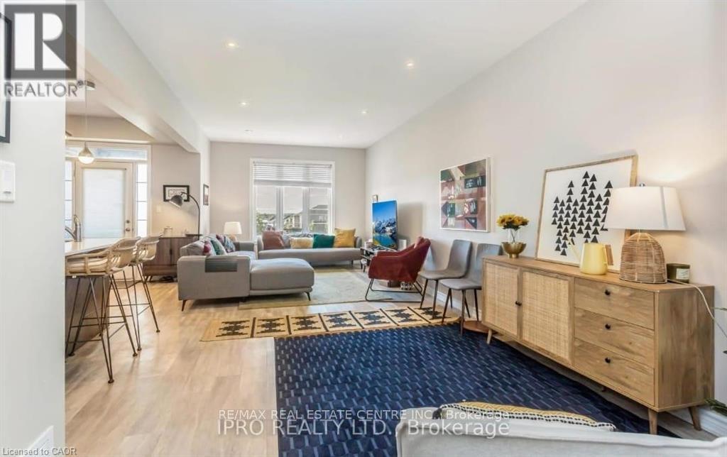 78 - 324 EQUESTRIAN WAY