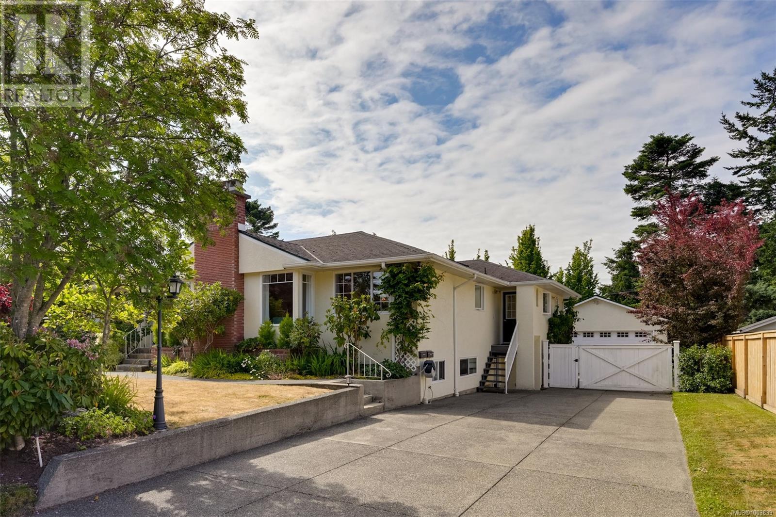 1153 Hadfield Ave