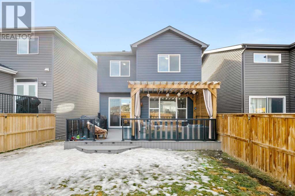 132 Wolf Hollow Crescent SE
