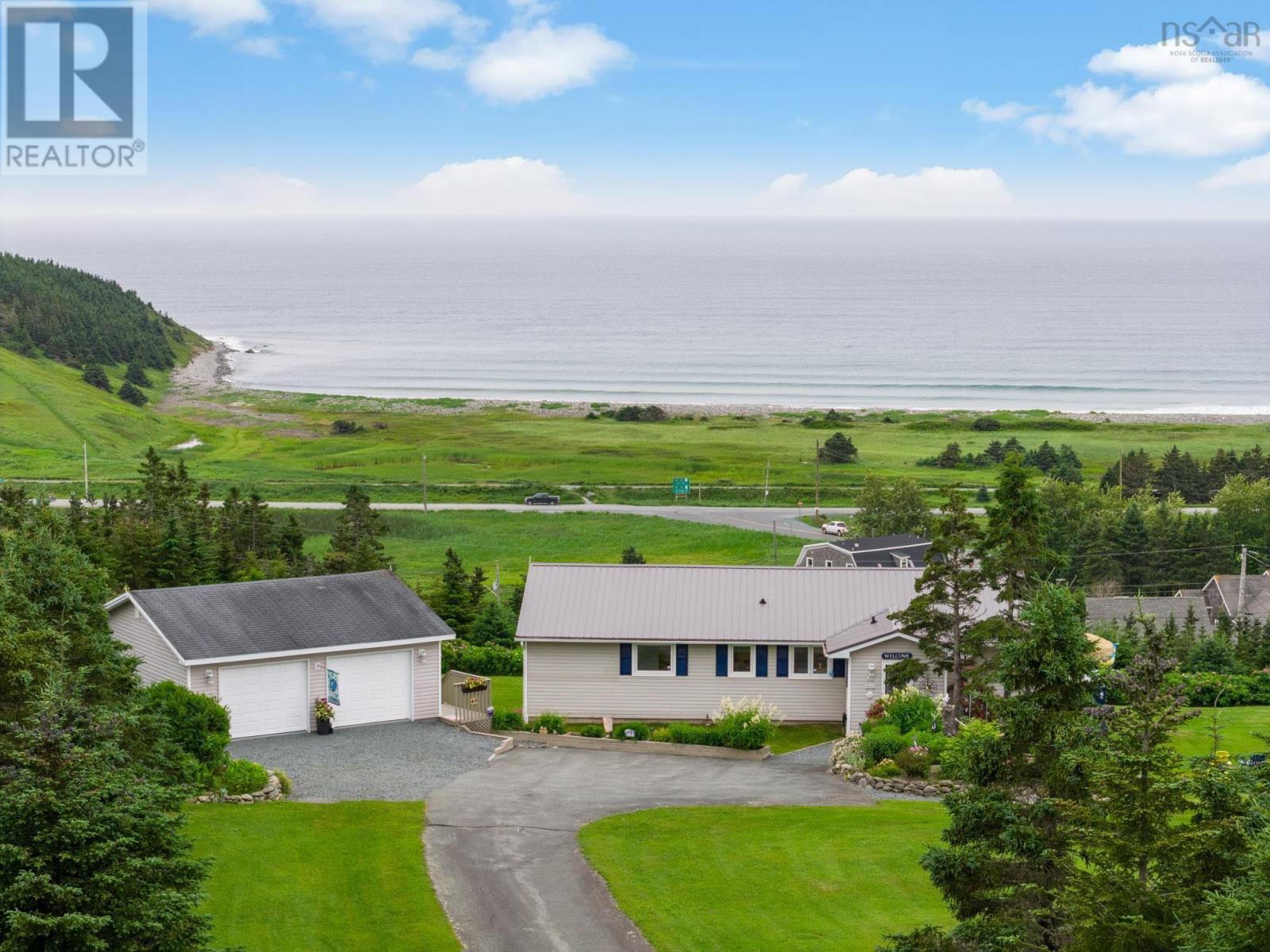 9 Leeward Lane