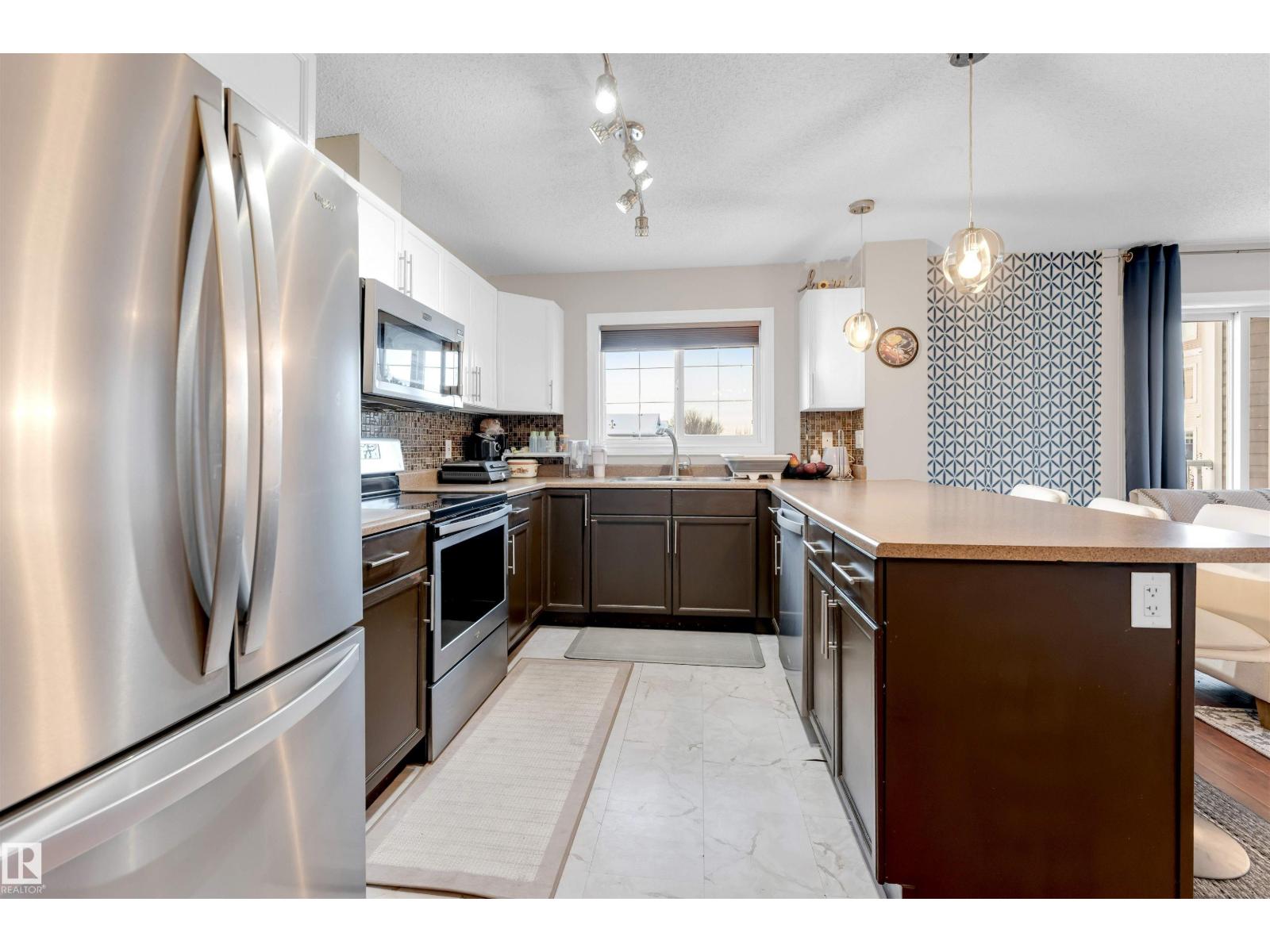 #201 4403 23 ST NW