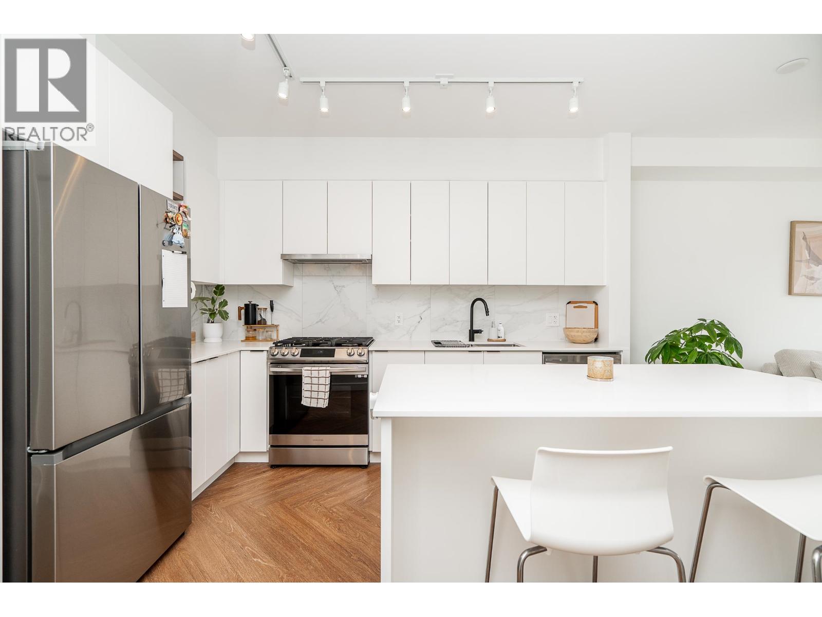 425 3229 ST JOHNS STREET