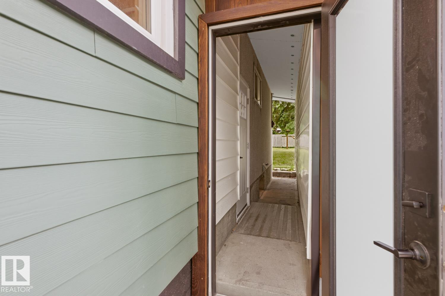 33 HAZEL ST