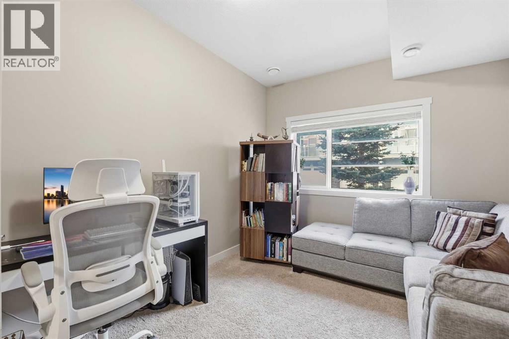 427 Redstone View NE