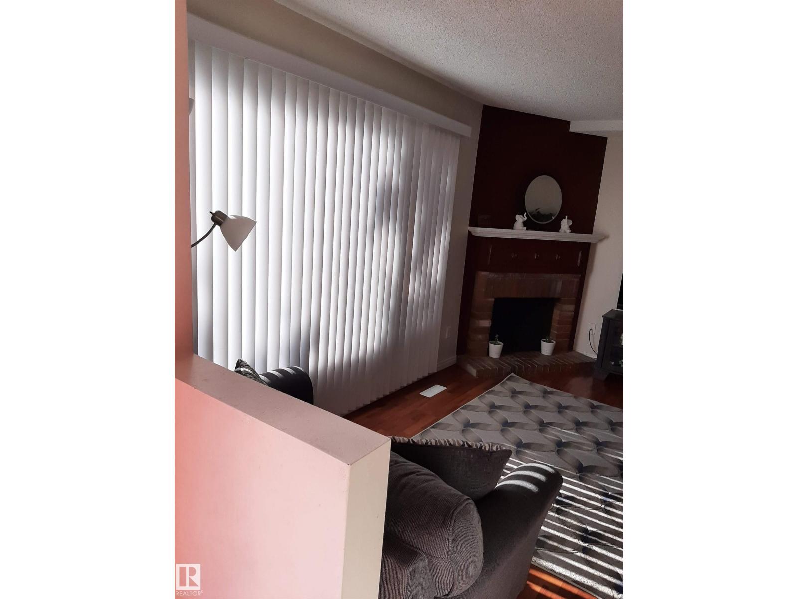 1068 LAKEWOOD RD N NW