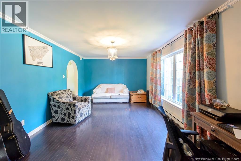 7 Baycrest Drive