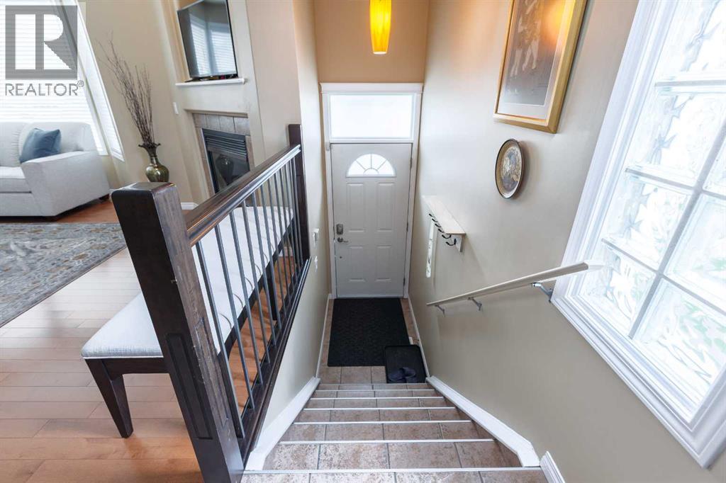 136 Country Hills Gardens NW