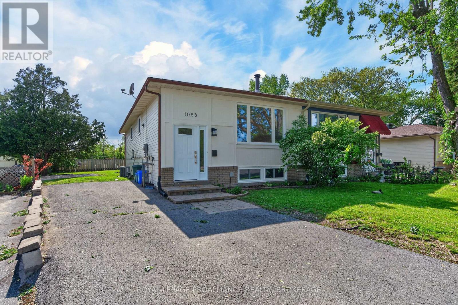 1088 PINEWOOD PLACE