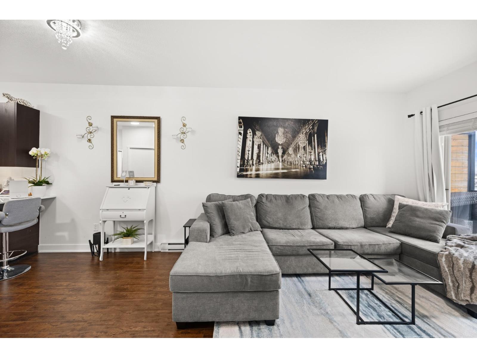 403 20460 DOUGLAS CRESCENT